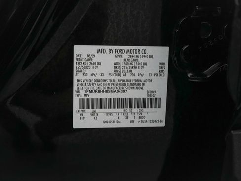 Certified 2025 Ford Explorer Platinum AWD/4WD image 31