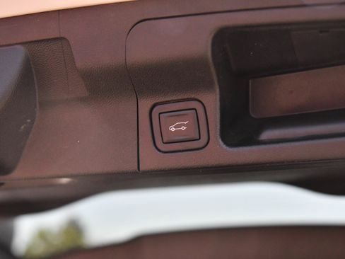 Used 2023 GMC Acadia SLT FWD image 43