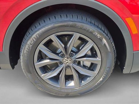 Used 2023 Volkswagen Tiguan SE FWD image 22