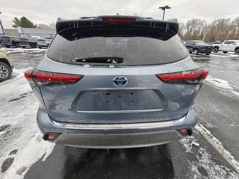 Used 2021 Toyota Highlander Platinum image 4