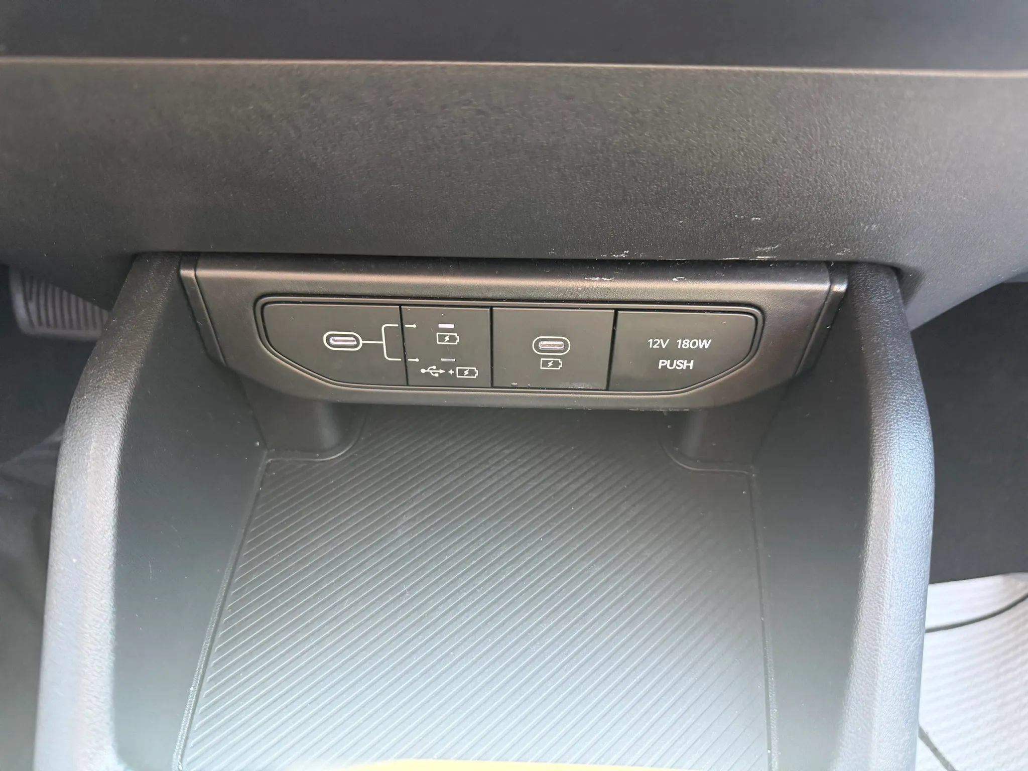 Used 2025 Kia K4 FWD image 20