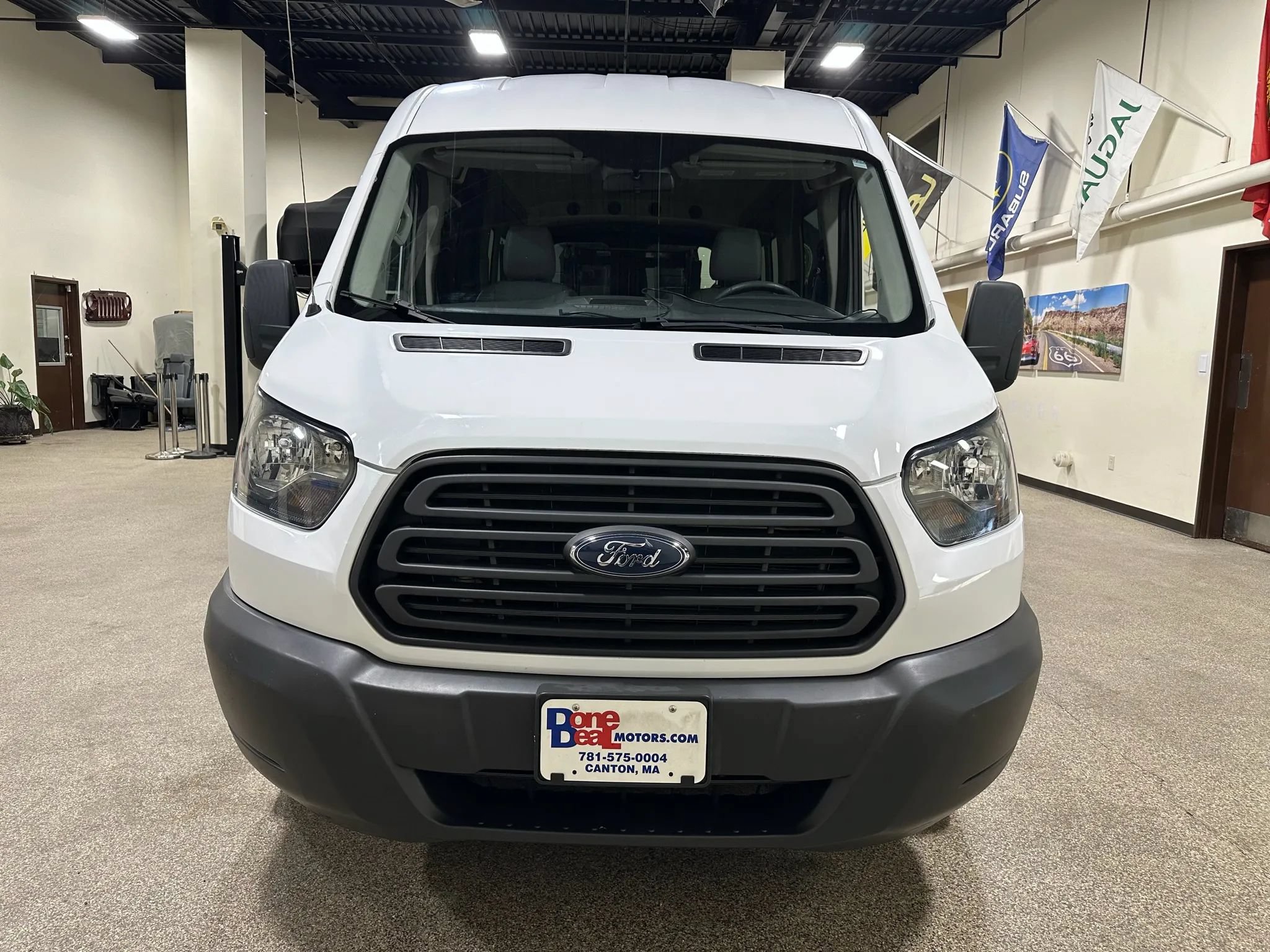 Used 2015 Ford Transit 250 148 Medium Roof RWD image 3