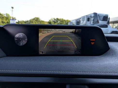 Used 2020 Lexus UX 250h w/ Premium Package image 19