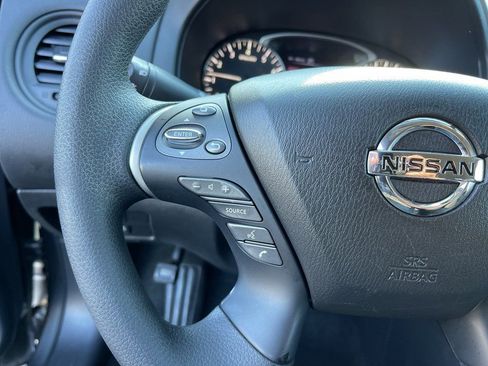 Used 2020 Nissan Pathfinder S AWD/4WD image 17