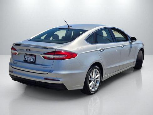 Used 2019 Ford Fusion Energi Titanium FWD image 4
