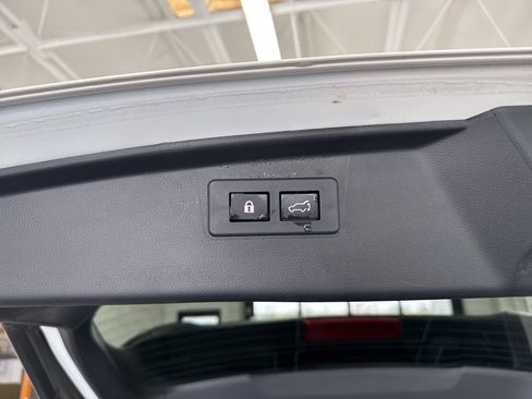 Used 2020 Subaru Outback Limited w/ Popular Package #2 image 12