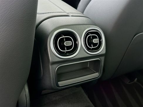 Used 2025 Mercedes-Benz C 300 Sedan image 28