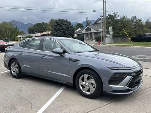 Used 2025 Hyundai Sonata SE FWD image 3