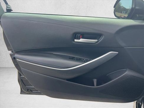 Used 2020 Toyota Corolla SE w/ SE Premium Package image 11