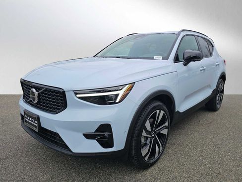New 2026 Volvo XC40 B5 Ultra w/ Climate Package image 7