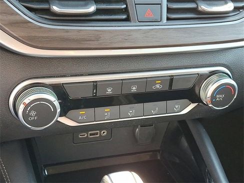 Used 2023 Nissan Altima 2.5 SV image 15