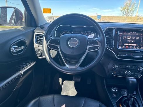 Used 2019 Jeep Cherokee Limited AWD/4WD image 13