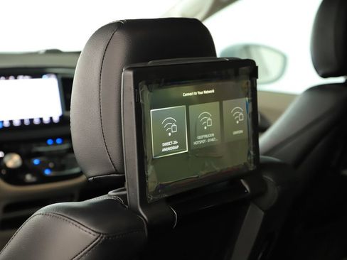 Used 2022 Chrysler Pacifica Touring-L w/ Uconnect Theater Family Group AWD/4WD image 27