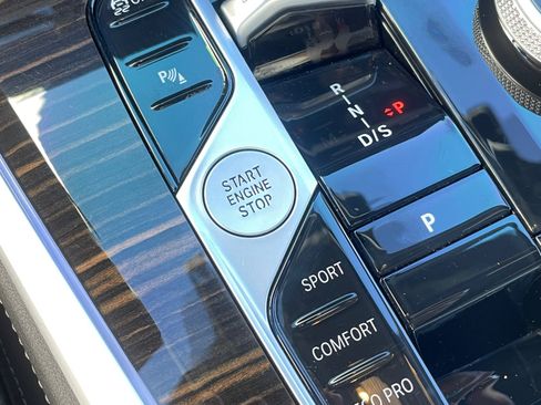 Used 2025 BMW X5 xDrive40i w/ Premium Package image 28