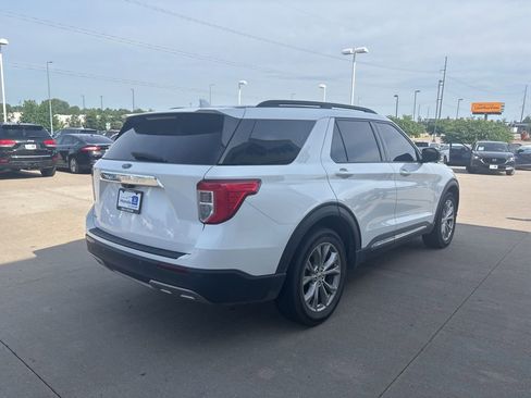 Used 2020 Ford Explorer XLT w/ Equipment Group 202A AWD/4WD image 5