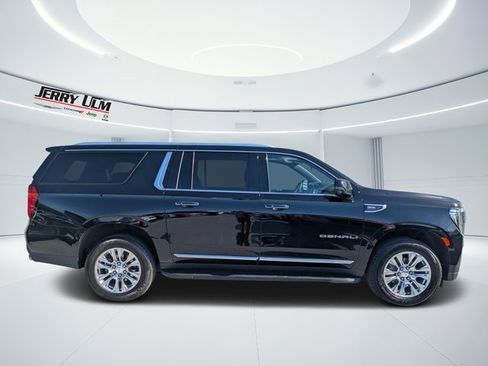 Used 2024 GMC Yukon XL Denali image 2