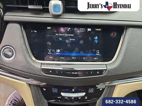 Used 2017 Cadillac XT5 Luxury w/ Driver Awareness Package FWD image 10