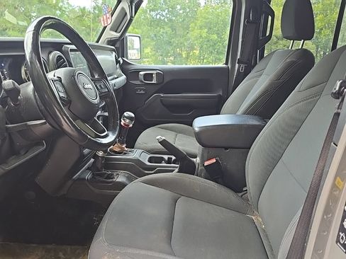 Used 2021 Jeep Gladiator Sport AWD/4WD image 3