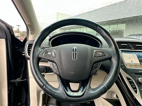 Used 2017 Lincoln MKX Black Label w/ Lincoln MKX Climate Package image 18