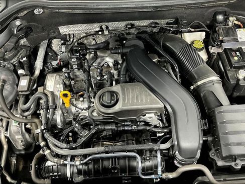 Used 2024 Volkswagen Taos SE image 41