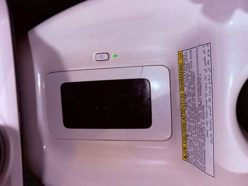 Used 2017 Toyota Prius Prime Premium image 33