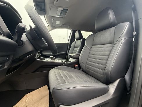 Used 2025 Mitsubishi Outlander SE image 10