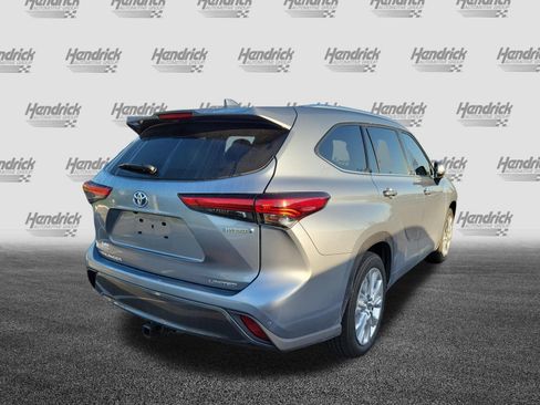Used 2023 Toyota Highlander Limited FWD image 10