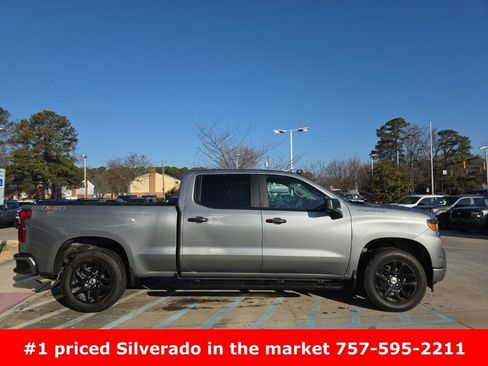 Used 2025 Chevrolet Silverado 1500 Custom image 4