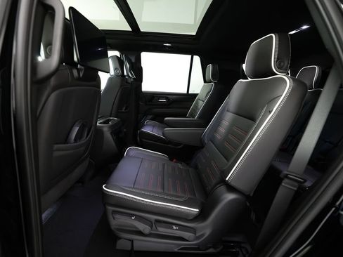 Used 2026 GMC Yukon AT4 Ultimate AWD/4WD image 17