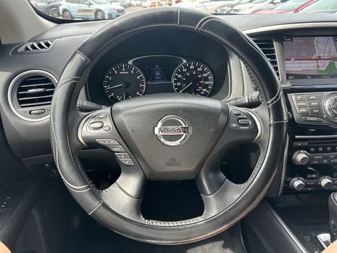 Used 2017 Nissan Pathfinder SV w/ SV Tech Package image 17