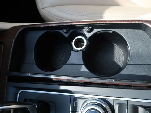 Used 2017 Maserati Levante w/ Luxury Package image 30