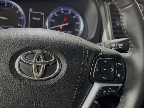 Used 2017 Toyota Highlander XLE image 20