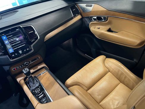 Used 2017 Volvo XC90 T6 Inscription w/ Vision Package image 11