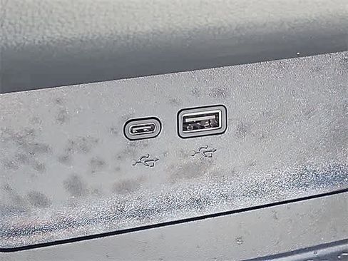 New 2025 Chevrolet Equinox LT image 17