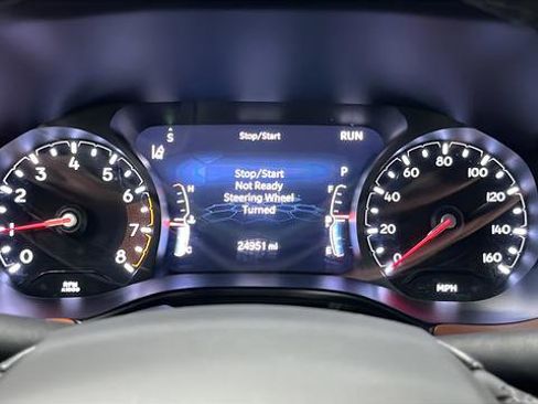 Used 2025 Jeep Compass Limited AWD/4WD image 16