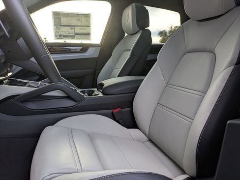 New 2026 Porsche Cayenne S image 5