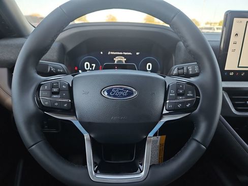New 2026 Ford Explorer Platinum image 27