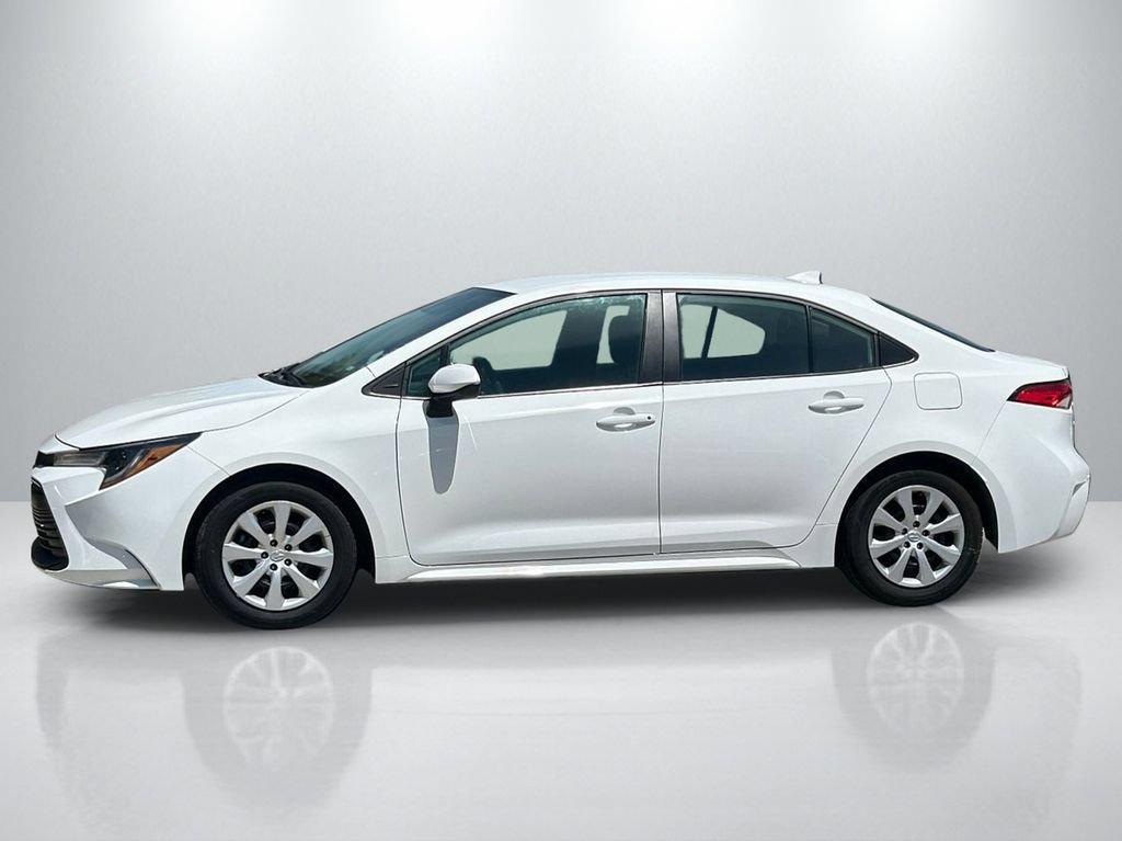 Used 2025 Toyota Corolla LE FWD image 8