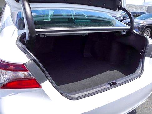 Used 2022 Toyota Camry SE FWD image 24