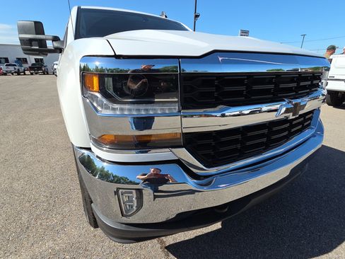 Used 2018 Chevrolet Silverado 1500 LT w/ All Star Edition AWD/4WD image 12