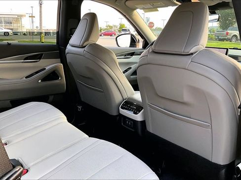 Certified 2026 INFINITI QX60 Luxe w/ Cargo Package AWD/4WD image 29