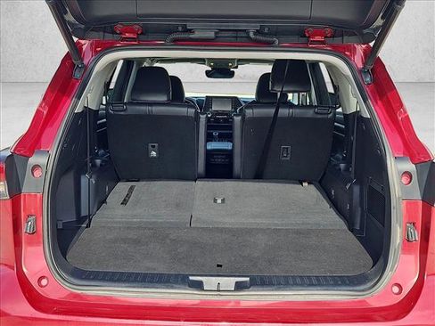 Used 2020 Toyota Highlander XLE image 6