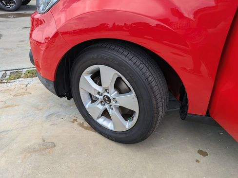 Used 2019 Kia Soul FWD image 34