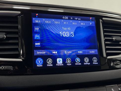 Used 2017 Chrysler Pacifica Touring image 17