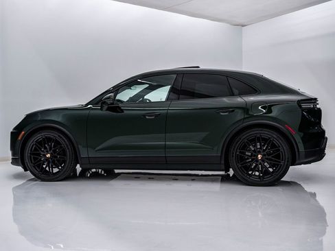 New 2026 Porsche Macan 4 Electric image 2