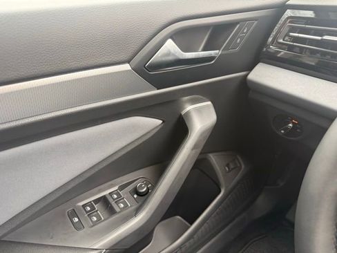 New 2026 Volkswagen Jetta SE image 19