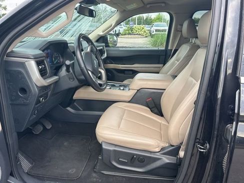 Used 2024 Ford Expedition XLT AWD/4WD image 8