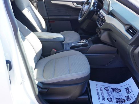 Used 2021 Ford Escape SE image 19
