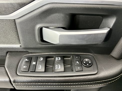 Used 2021 GMC Yukon SLT image 37