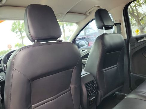 Used 2018 Ford Escape Titanium image 12